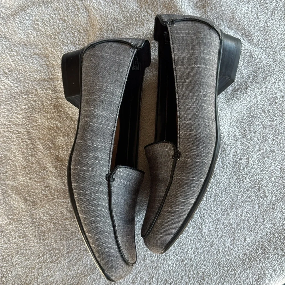 Clarks‎ Artisian loafers women’s size 7.5 7 1/2 Clark’s Keesha Luca Gray Slip-On